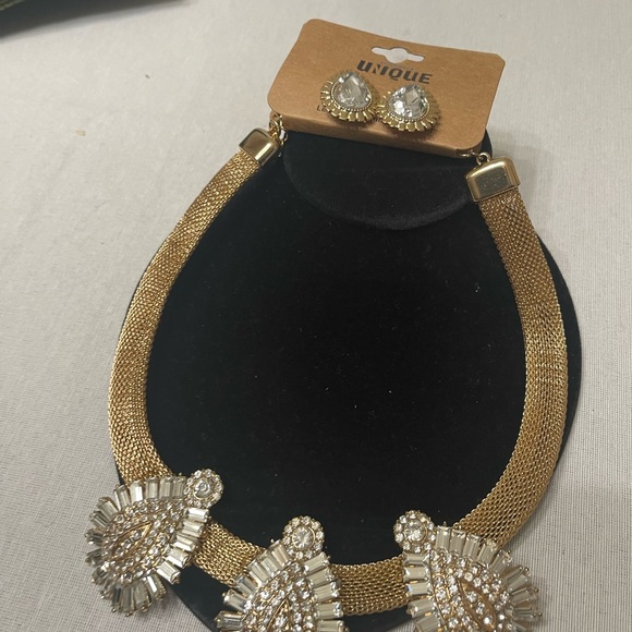 Teardrop crystal necklace set - Picture 8 of 8